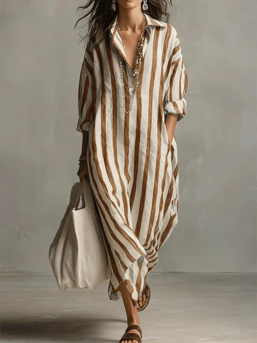 Abito lungo a righe marroni e beige con colletto a camicia e maniche arrotolate